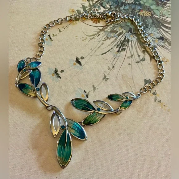 Silver Tone Necklace w/Blue Rhinestones Elegant Teal Flecked Leaf Short- Vintage - Picture 12 of 16